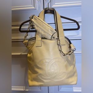CHANEL Shoulder bag with wallet accessory